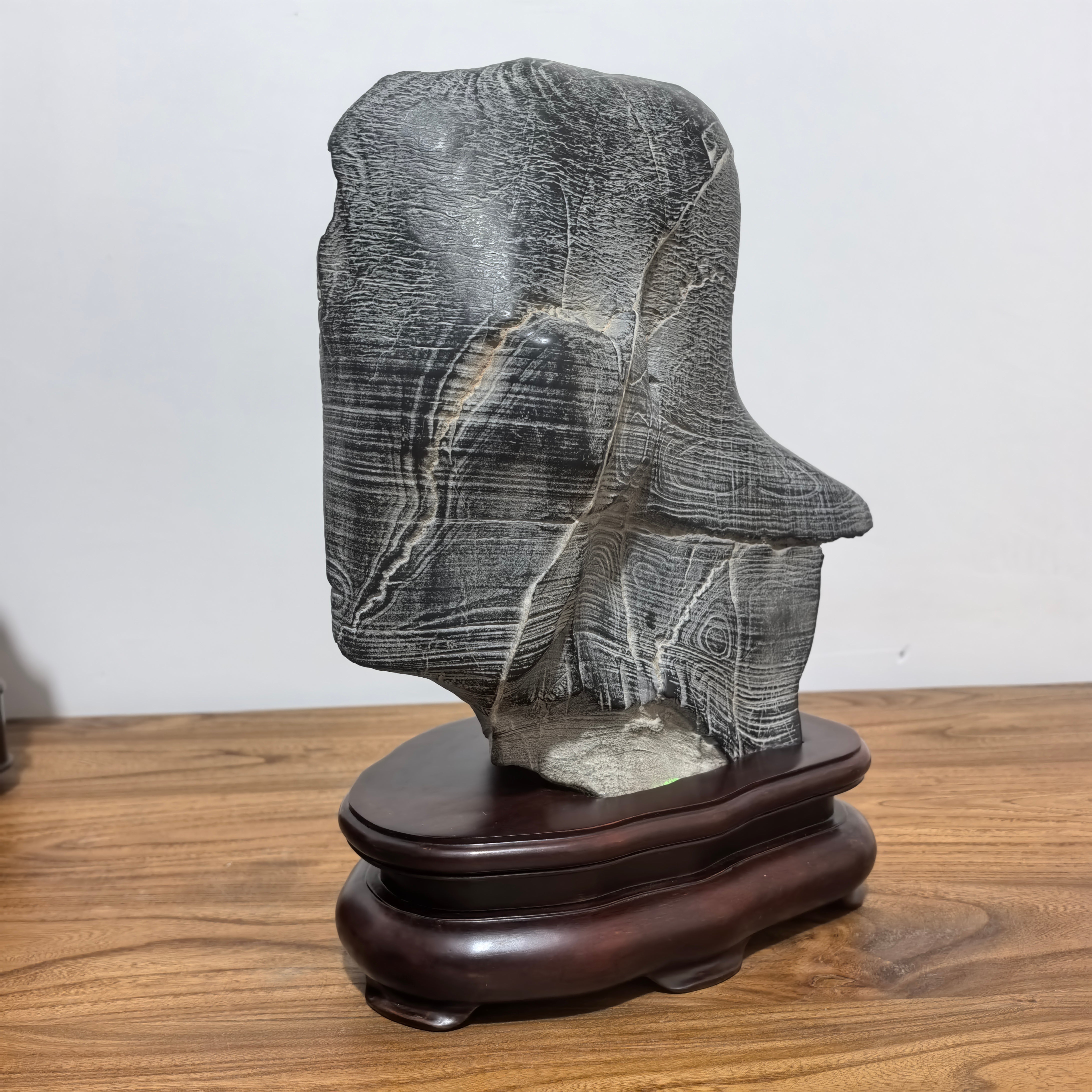 Lingbi Stone White Horse Pattern Stone