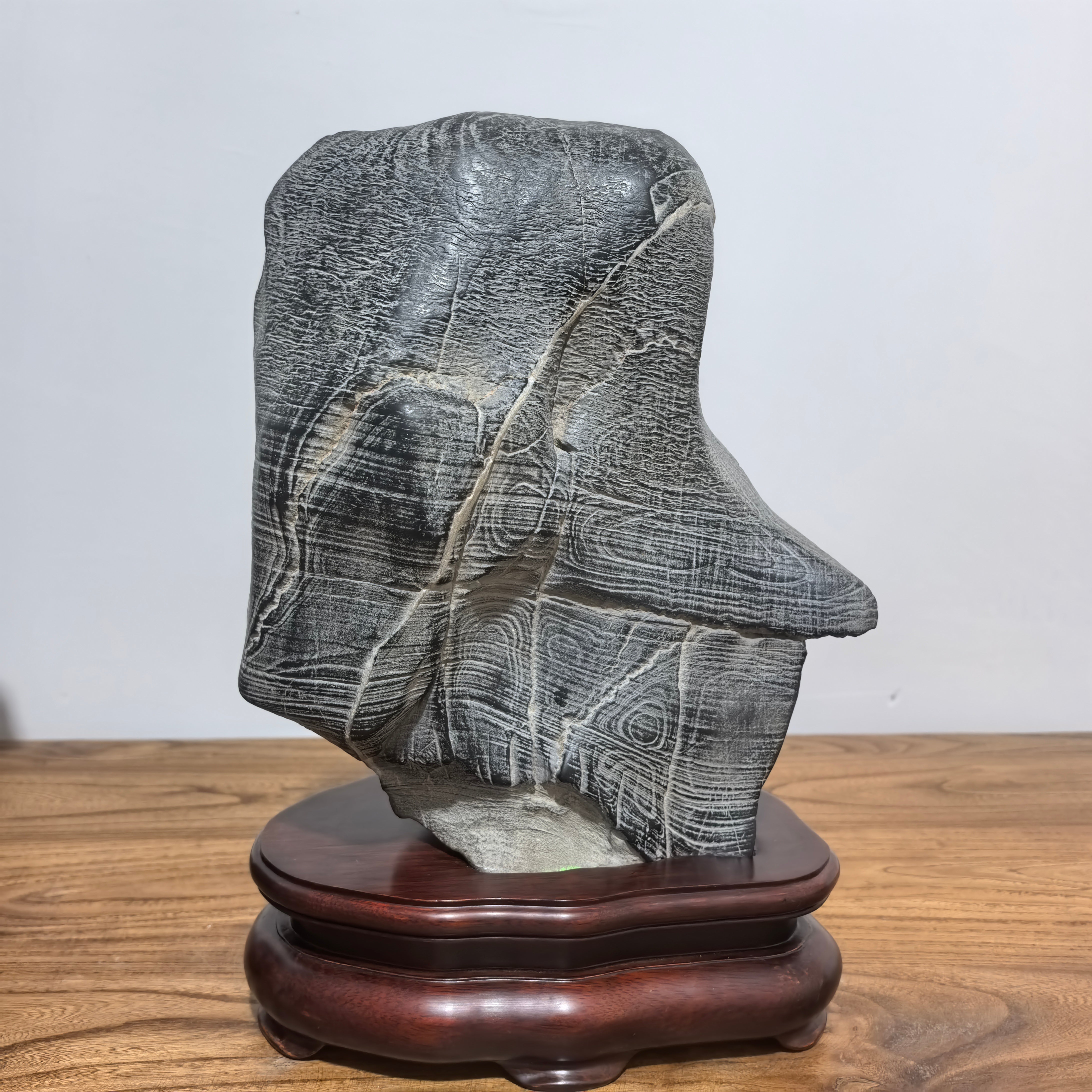 Lingbi Stone White Horse Pattern Stone