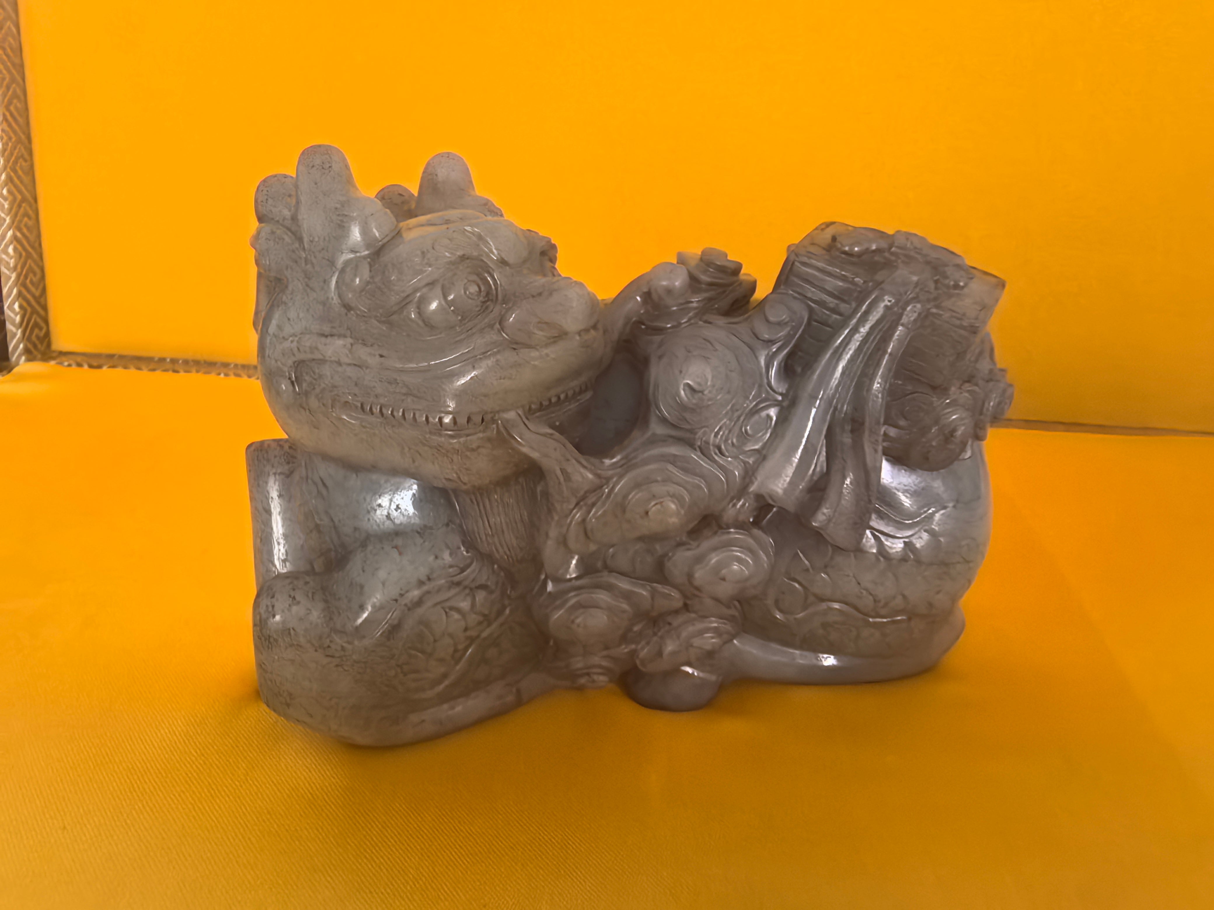 Hetian Seed Material-Qilin Sends Books